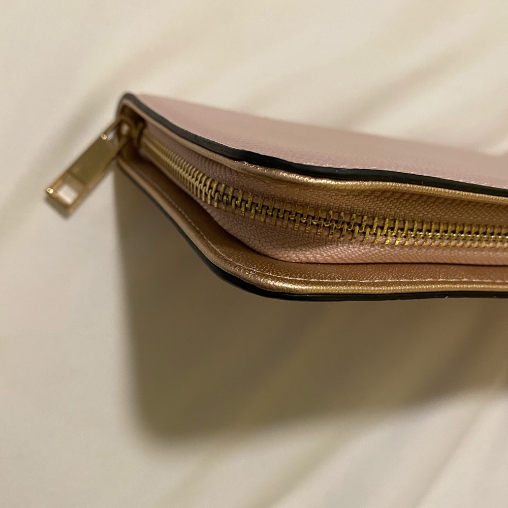 Aldo brand clutch - Picture 4 of 4